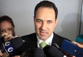 Racha na chapa de Paulo Maia, Sheyner Asfora anuncia candidatura para presidente da OAB-PB - VEJA VÍDEO