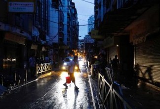 CHINA: Tufão atinge Macau e Hong Kong e deixa mais de 15 mortos