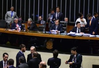 Câmara aprova em 2º turno PEC sobre cláusula de desempenho e fim de coligações