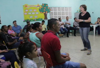 Prefeita Márcia Lucena dialoga com moradores da comunidade Paripe