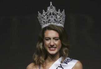 Miss Turquia perde título após tuíte sobre mortos de golpe frustrado