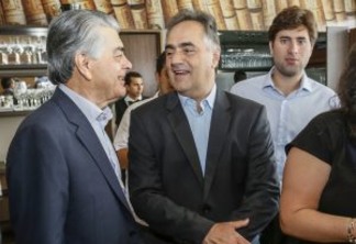 Prefeito Luciano Cartaxo recepciona ministro do Turismo e jornalistas do setor