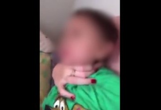 Mãe enforca criança de 10 meses e envia vídeo para o pai