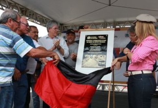 Ricardo Coutinho inaugura pavimentação e relembra infância no bairro Jaguaribe
