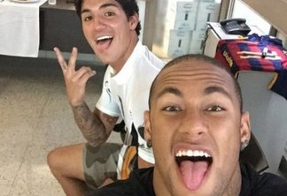 Neymar comemora título de Gabriel Medina no surfe