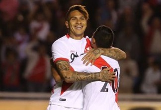 Ídolo do Fla, Guerrero é a grande aposta para o Peru voltar a jogar uma Copa do Mundo