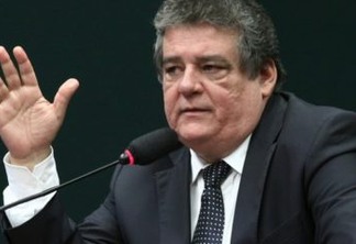 Deputado fiel a Dilma quer que oposição não marque presença sessão e faça "Temer Sangrar"