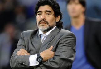 Maradona se irrita após derrota da Argentina e posta: 'Eu quero voltar!