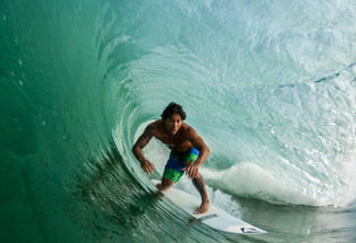 Surfista de ondas gigantes morre aos 34 anos no México