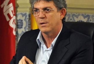 Governador destaca importância do Gira Mundo e critica gestão de Luciano Cartaxo