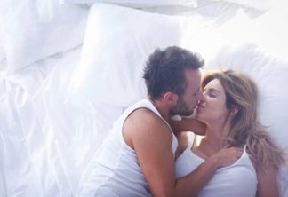 Terapeuta dá dicas de como falar de sexo com parceiros sem ter de discutir a relação
