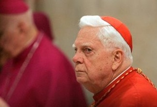 Morre cardeal Law, pivô de escândalo de pedofilia retratado em filme