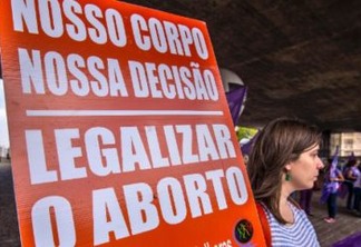 Discussão sobre aborto atrasa PEC que estende licença a mães de prematuros