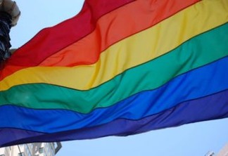 Coordenadoria LGBT faz oficina sobre intolerância religiosa e racismo em escola do Valentina Figueiredo