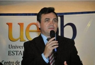 OUÇA: Na Arapuan, reitor da UEPB confessa publicamente ‘calote’ de R$ 5 milhões na PBPrev