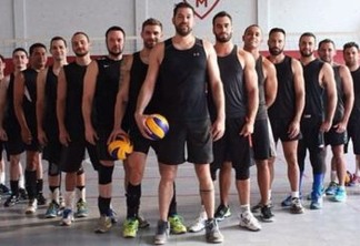 Time gay de vôlei tem ajuda de campeãs olímpicas e tenta disputar Mundial -VEJA VÍDEO