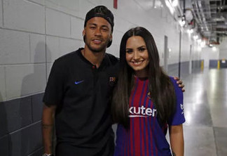 Neymar revela 'crush' em Cleo e desconversa sobre affair com Lovato