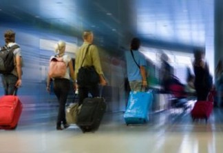 Regras diferentes entre empresas aéreas confundem passageiros na hora de despachar mala