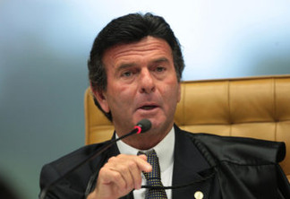 Luiz Fux é eleito sucessor de Gilmar Mendes na presidência do TSE