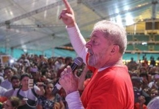 Lula diz que não fugirá e chama Moro de analfabeto político
