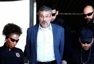 Campanha de Lula recebeu US$ 40 milhões do exterior, diz Palocci