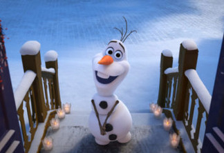 KNOCK KNOCK – In Walt Disney Animation Studios’ “Olaf’s Frozen Adventure,” Olaf goes door to door in Arendelle in search of the best holiday traditions to bring home to Anna and Elsa, who are celebrating their first Christmas in forever. The 21-minute featurette opens in front of Disney•Pixar’s original feature “Coco” in U.S. theaters on Nov. 22, 2017. ©2017 Disney. All Rights Reserved.
