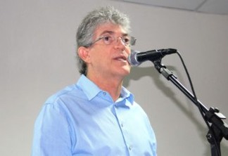 Ricardo Coutinho realiza entrega do conjunto habitacional São Rafael