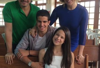 Claudia Raia e Edson Celulari viajam juntos para aniversário da filha