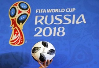 epa06357585 The official match ball for the FIFA World Cup 2018 in Russia, named Telstar 18, on display during an event to announce the new FIFA World Cup 2018 Fan Fest Ambassadors in Moscow, Russia, 29 November 2017. The Final Draw for the FIFA World Cup 2018 in Russia will take place in Moscow on 01 December 2017.  EPA/YURI KOCHETKOV