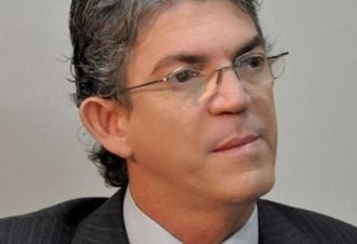 Ricardo é um dos governadores que mais cumpre promessas de campanha, avalia imprensa nacional