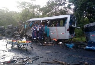 SOBE PARA TREZE MORTOS: Paraibanos de Catolé do Rocha morrem em grave acidente com sete veículos em rodovia de Minas - VEJA MAIS FOTOS