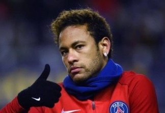 Neymar ainda sente dor na costela, mas disputará partida, diz técnico do PSG