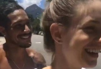Guerrero se diverte pedalando com a namorada enquanto segue fora do Flamengo