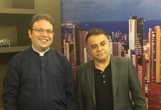 VEJA VÍDEO: Padre Fabrício defende vivência no amor e reprova extremismos pautando a política nacional atual