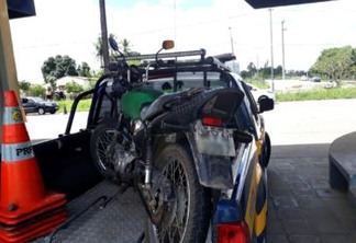 PRF prende 'mototaxista' com moto furtada há 11 anos em João Pessoa