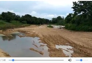 VEJA VÍDEOS: Chegada da água no Rio Piancó alegra população de Itaporanga