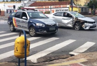 VEJA VÍDEO: Motorista atropela três mulheres em ponto de ônibus