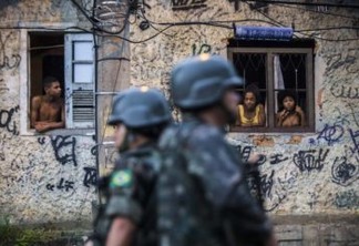 Criminosos deixam favelas do Rio logo após fim de cerco do Exército