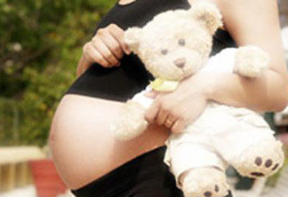 Menina que engravidou após estupro viaja para realizar interrupção da gestação
