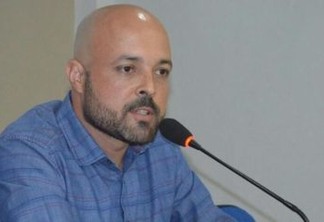 Diretor do IPAM de Cajazeiras entrega carta renúncia