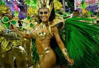 RJ - ARNAVAL 2018/RIO/GRANDE RIO - CIDADES - A rainha de bateria Juliana Paes no desfile da escola de samba Grande Rio no Grupo   Especial do Carnaval do Rio de Janeiro 2018, no Sambódromo da Marquês de Sapucaí, no   centro da cidade, nesta segunda- feira, 12.   12/02/2017 - Foto: ANDRE MELO/ELEVEN/ESTADÃO CONTEÚDO