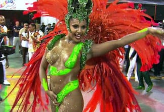 Tapa-sexo de rainha de escola de samba cai durante desfile- VEJA VÍDEO
