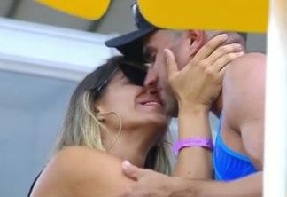 Após conquistar o bronze, Vitor Felipe pede namorada em casamento na arena lotada -VEJA VÍDEO