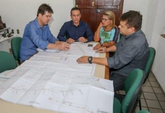 Emerson Panta recebe Ruy Carneiro para discutir detalhes de obras em Santa Rita