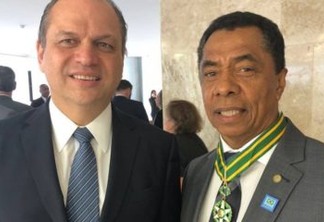 Deputado Federal Damião Feliciano recebe medalha de Ordem do Mérito Médico