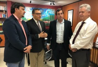 Gervásio Maia se reúne com governador do Distrito federal