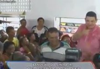 VEJA VÍDEO: Fabiano Gomes alfineta Samuka Duarte ao vivo