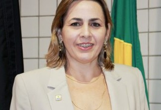 Vereadores de Cabedelo elegem primeira mulher para presidir a Câmara Municipal