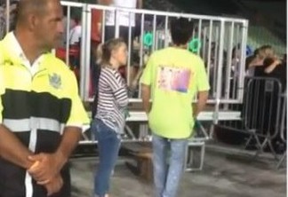 VEJA VÍDEO: Mãe de Larissa Manoela é filmada discutindo com Leo Cidade, namorado de sua filha, em show