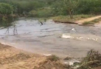 VEJA VÍDEO: Águas de Boqueirão continuam descendo rumo a Acauã